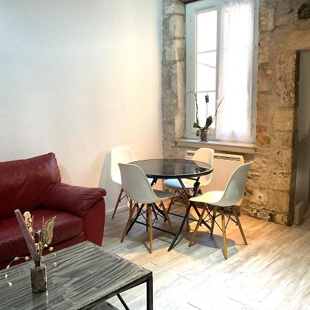 Place Aux Herbes Apartment Nimes Luaran gambar