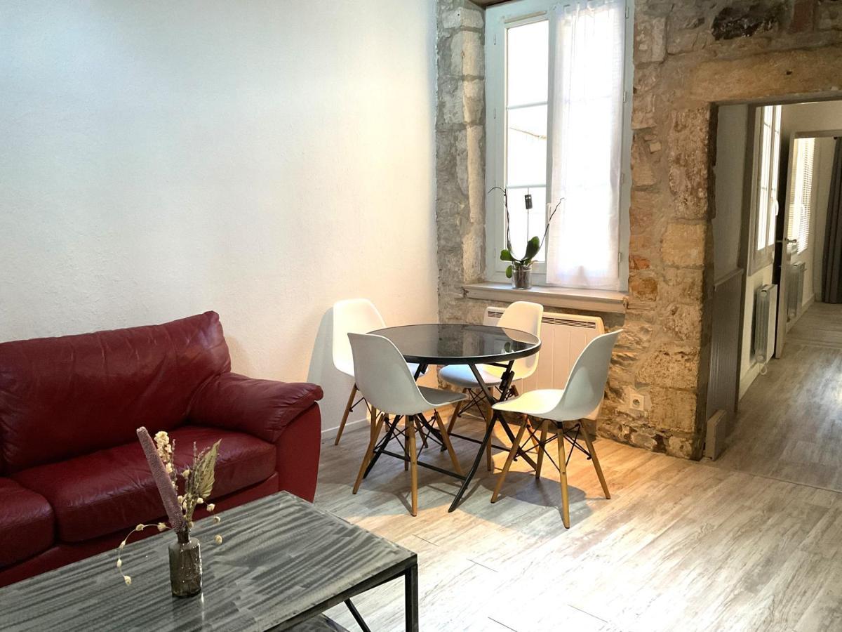 Place Aux Herbes Apartment Nimes Luaran gambar