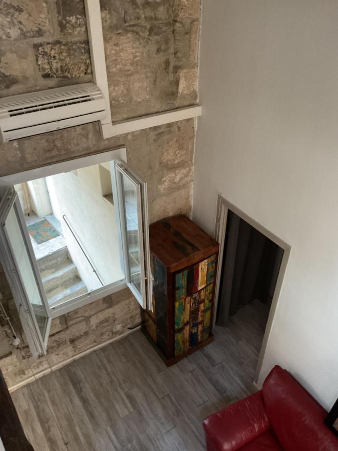 Place Aux Herbes Apartment Nimes Luaran gambar