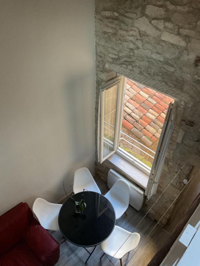 Place Aux Herbes Apartment Nimes Luaran gambar