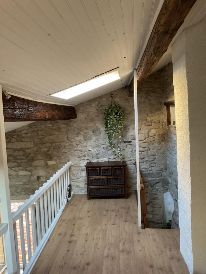 Place Aux Herbes Apartment Nimes Luaran gambar
