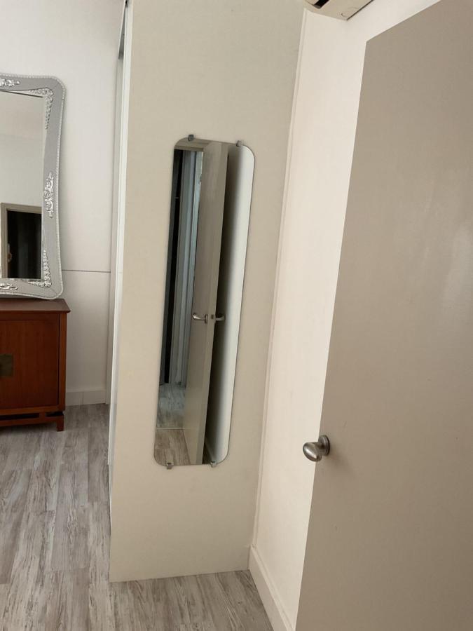 Place Aux Herbes Apartment Nimes Luaran gambar