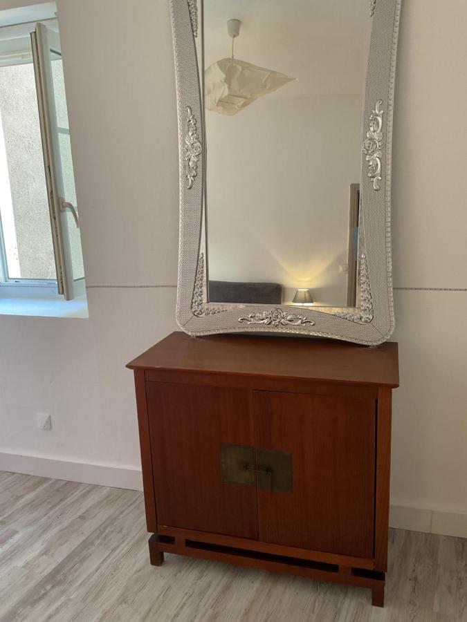 Place Aux Herbes Apartment Nimes Luaran gambar