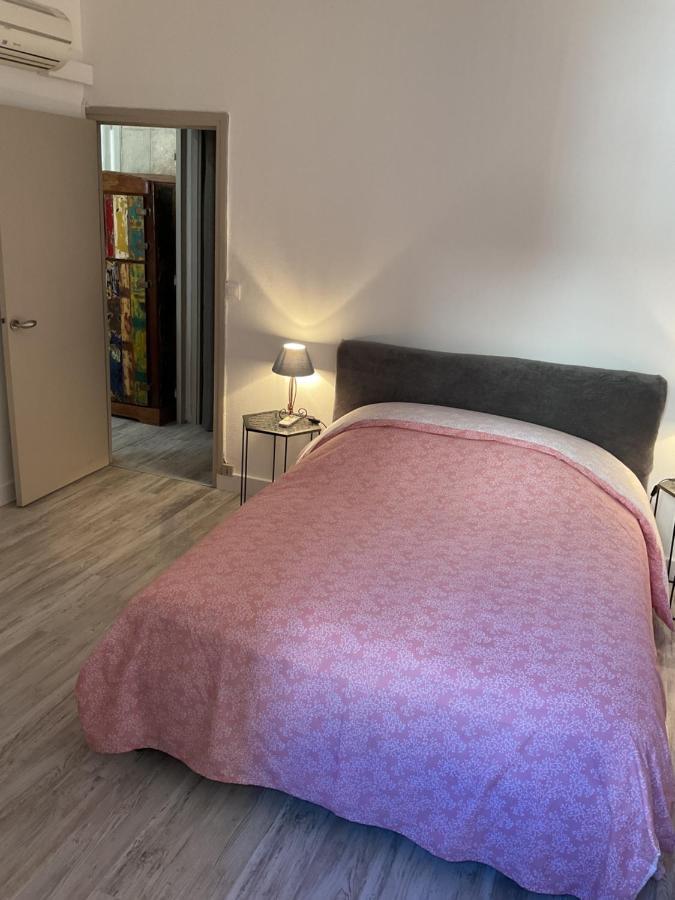 Place Aux Herbes Apartment Nimes Luaran gambar