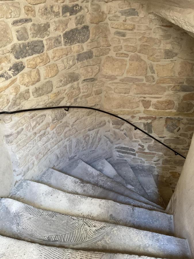 Place Aux Herbes Apartment Nimes Luaran gambar