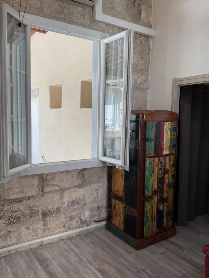 Place Aux Herbes Apartment Nimes Luaran gambar
