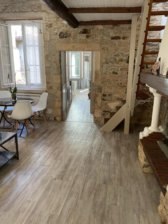 Place Aux Herbes Apartment Nimes Luaran gambar