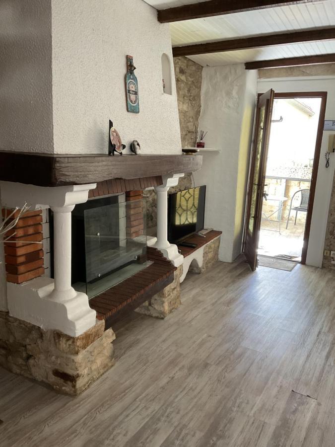 Place Aux Herbes Apartment Nimes Luaran gambar