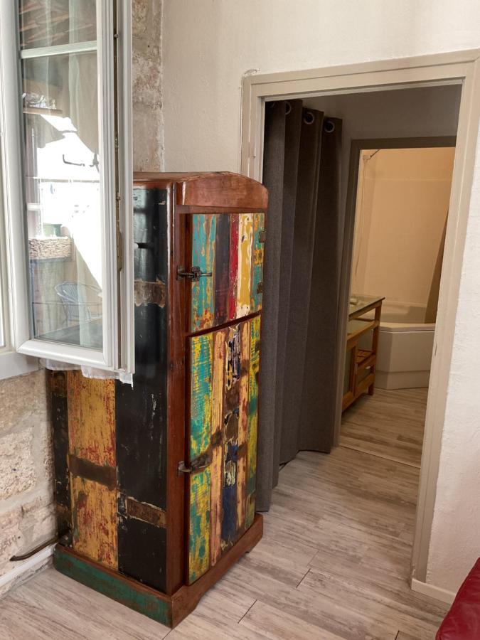 Place Aux Herbes Apartment Nimes Luaran gambar