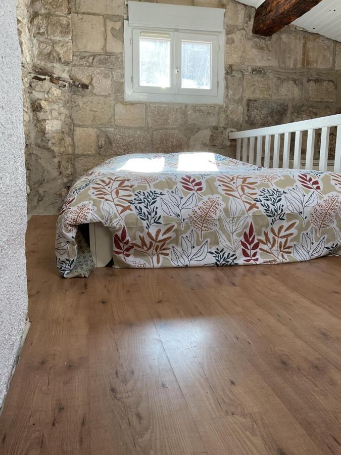 Place Aux Herbes Apartment Nimes Luaran gambar